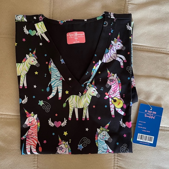 Zavate Ava Theresa Zebra Print 2-Pocket Stretch V-Neck Scrub Top - Women's Small - Picture 4 of 4